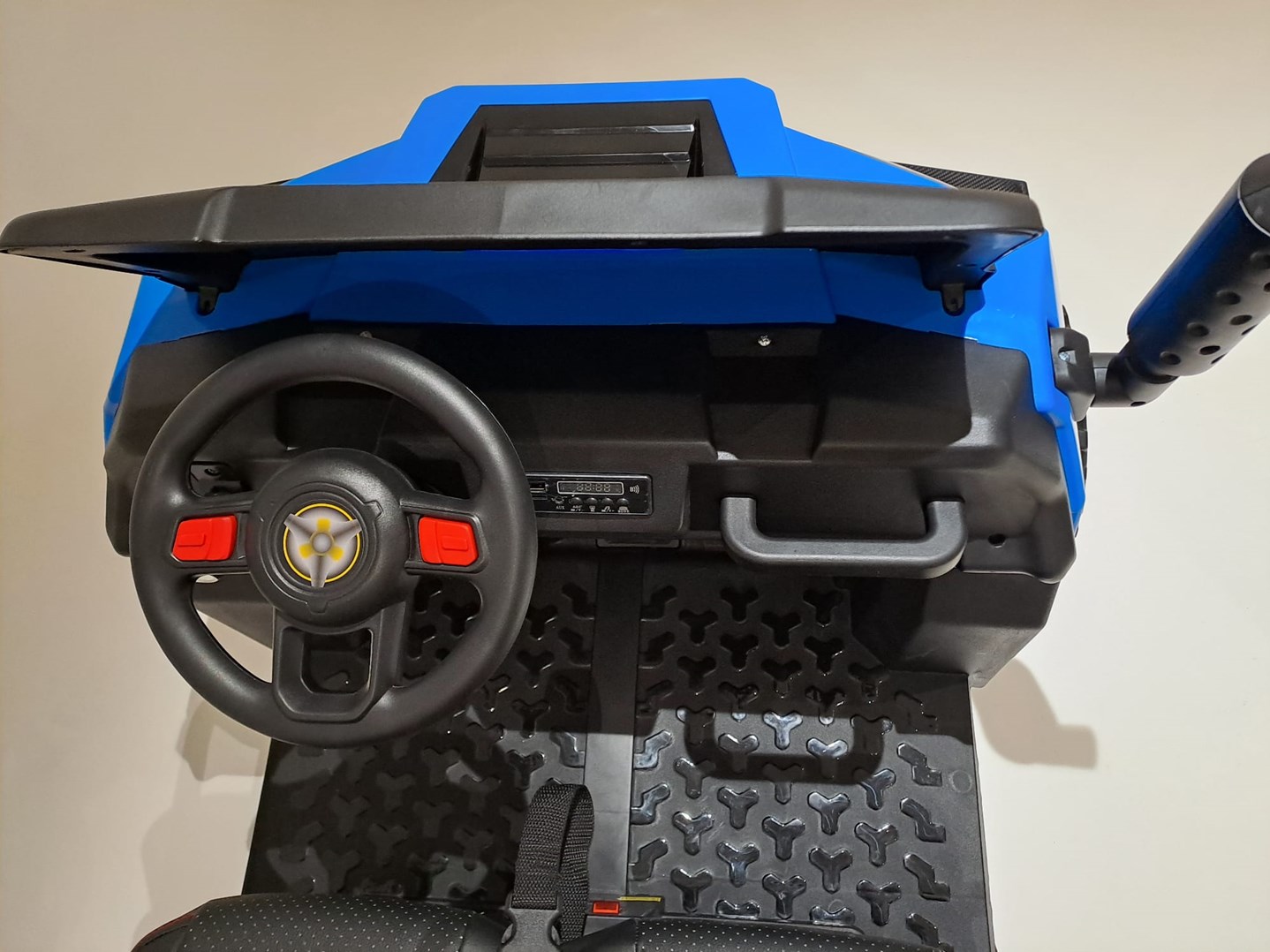 Detske-elektricke-farmarske-auto